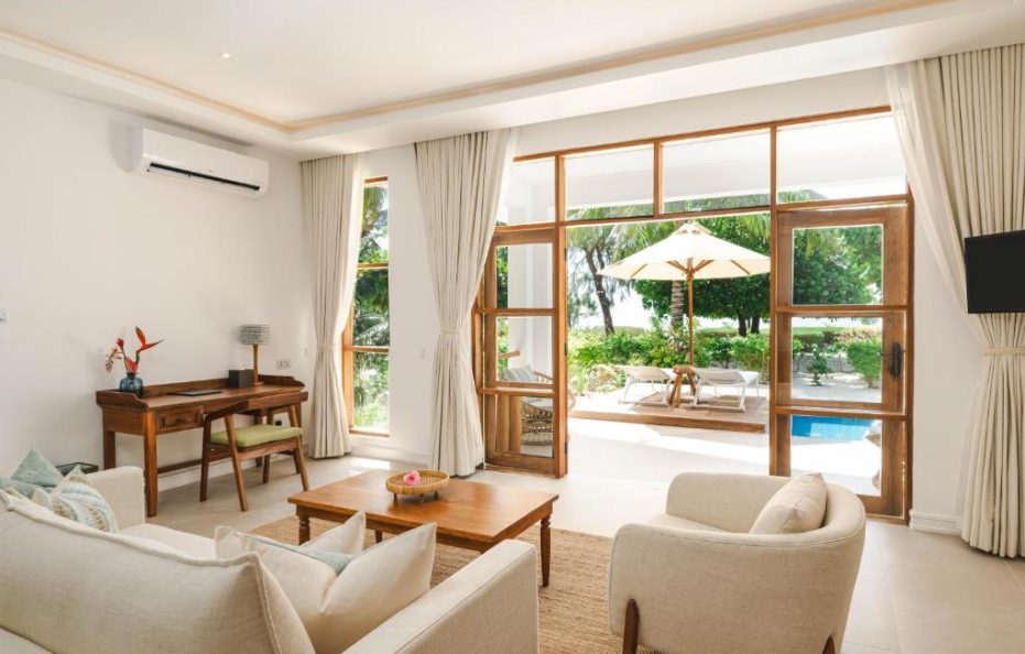 Villa with Garden View