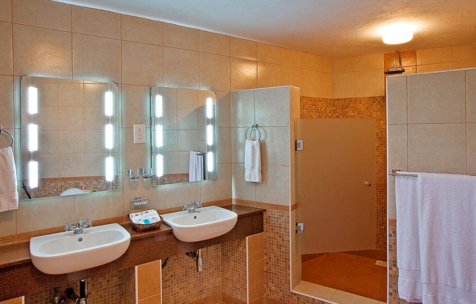 Amboseli Sofa Lodge Presidential Suites