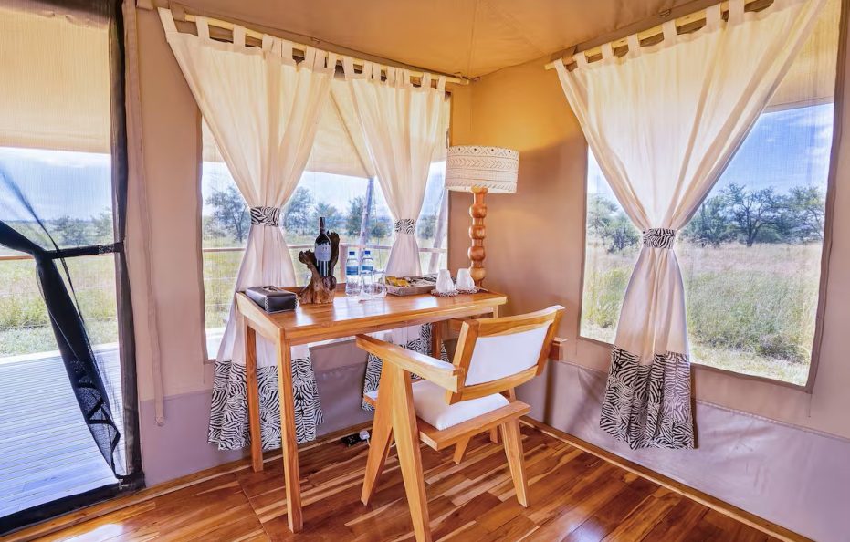 Serengeti Tanzania Bush Camp Family Tent, 1 Bedroom