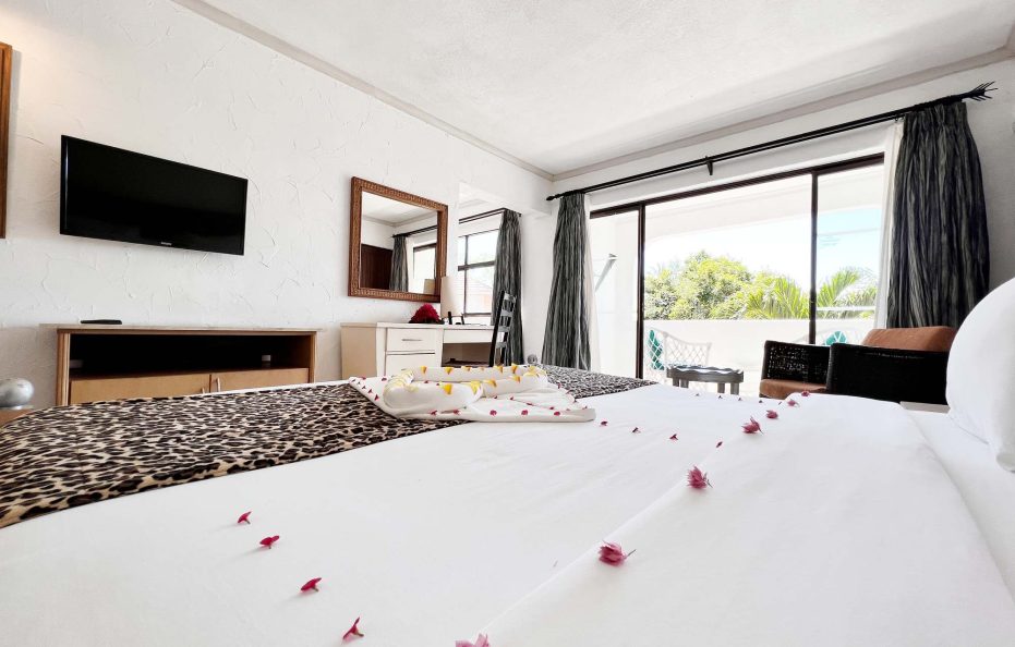 Diani Reef Beach Resort Deluxe Rooms