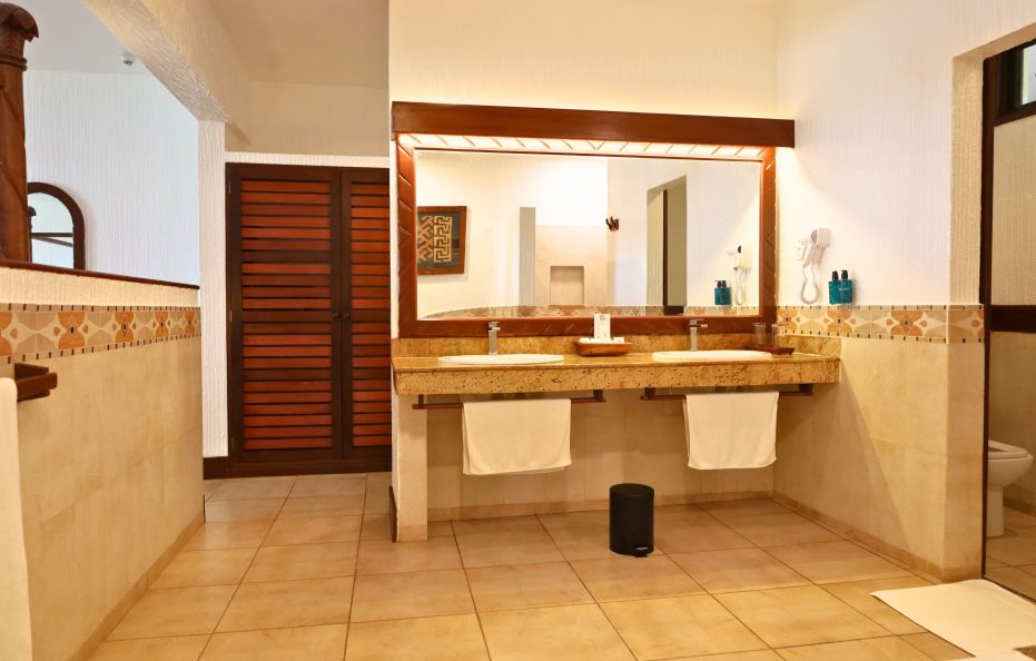 Baobab Beach Resort Suites